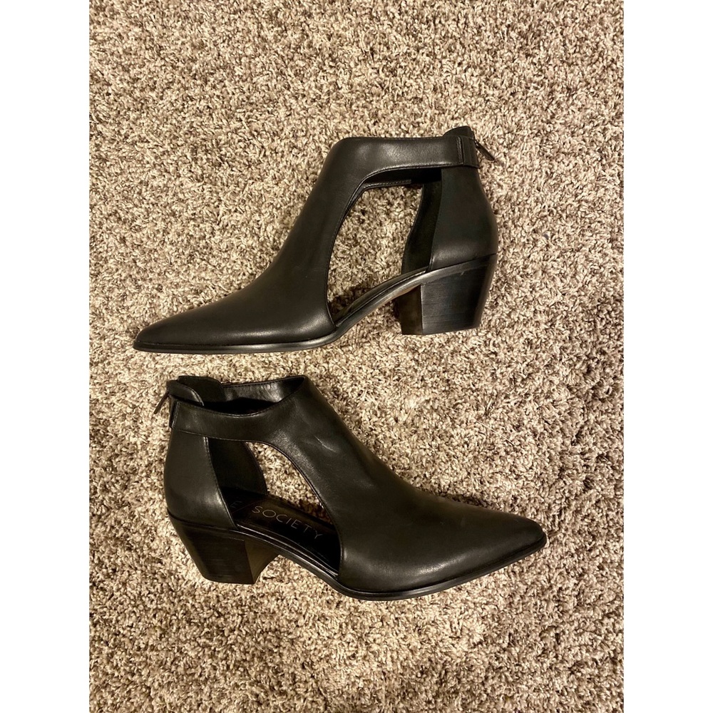 Sole Society | Black Cut Out Ankle Bootie | Size 10.5